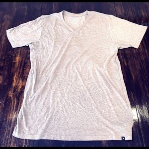 Hurley Men's V-Neck Tan Size: Large